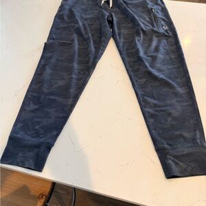 Vuori Men’s Camo Joggers